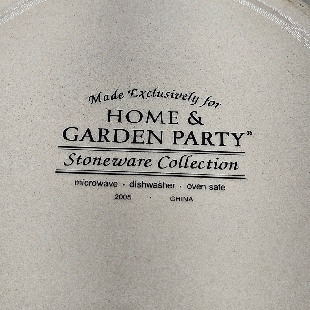 Home & Garden Party Stoneware Batter Bowl Pine Cone Spout Double Handle 2005 - Picture 10 of 10